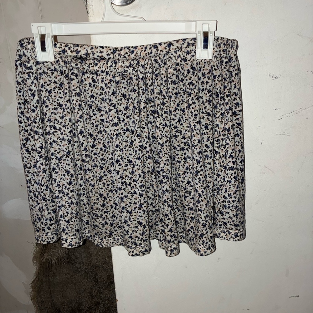 Brandy Melville floral Mini Skirt